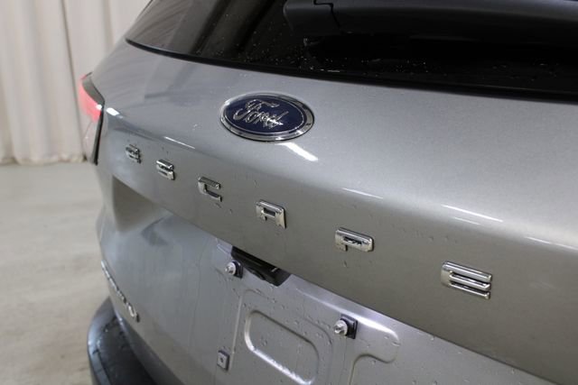 Used 2022 Ford Escape Titanium image 31