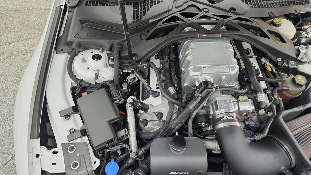 Used 2020 Ford Mustang Shelby GT500 w/ Technology Package RWD image 70
