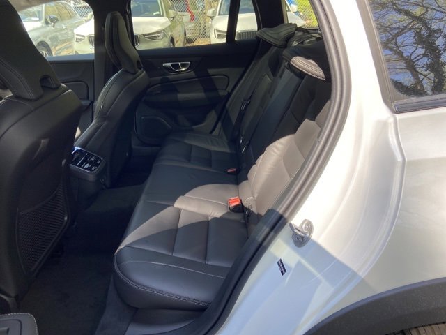 New 2025 Volvo V60 B5 Cross Country Ultra w/ Protection Package Premier image 14