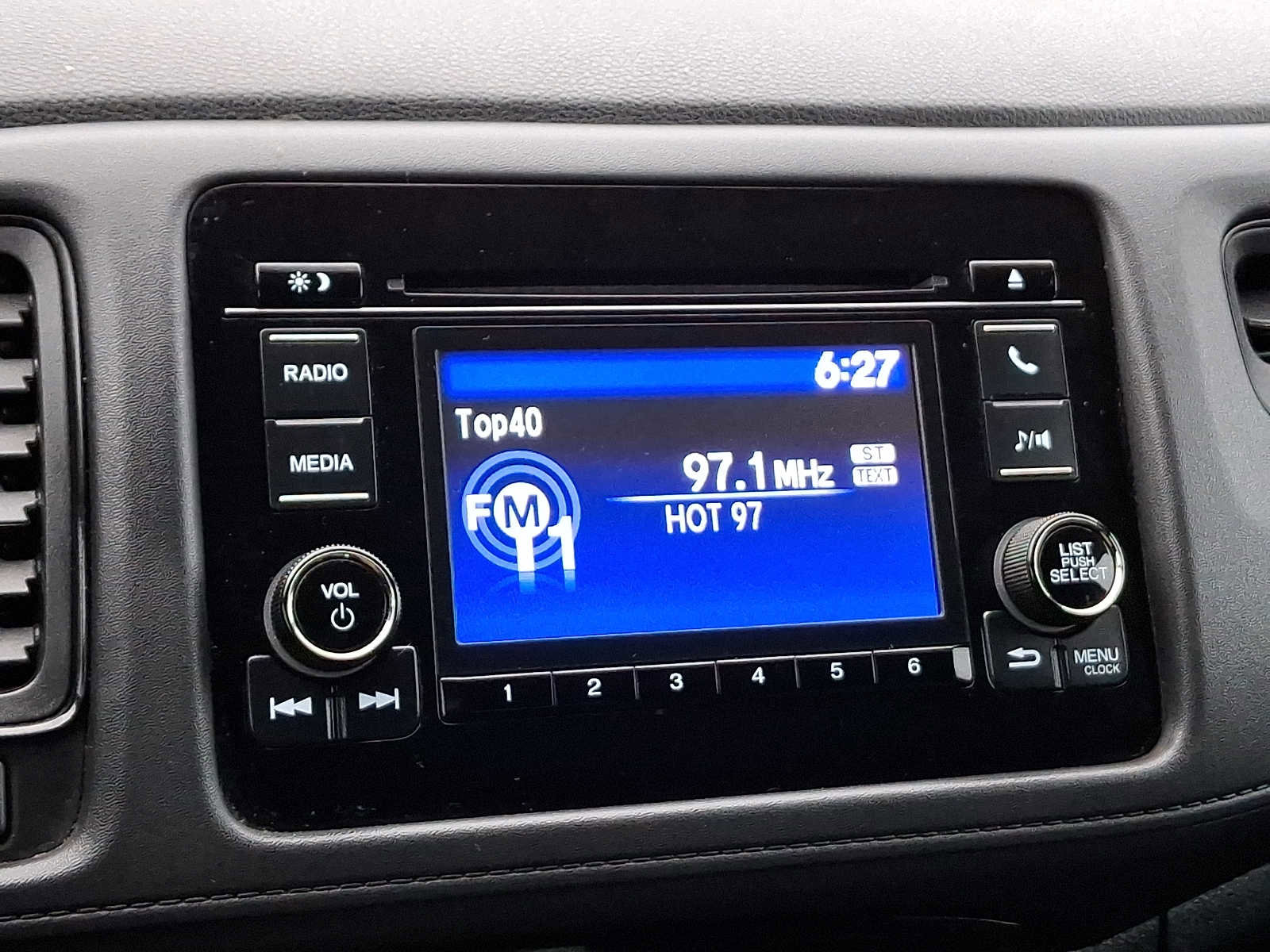 Used 2020 Honda HR-V LX image 16