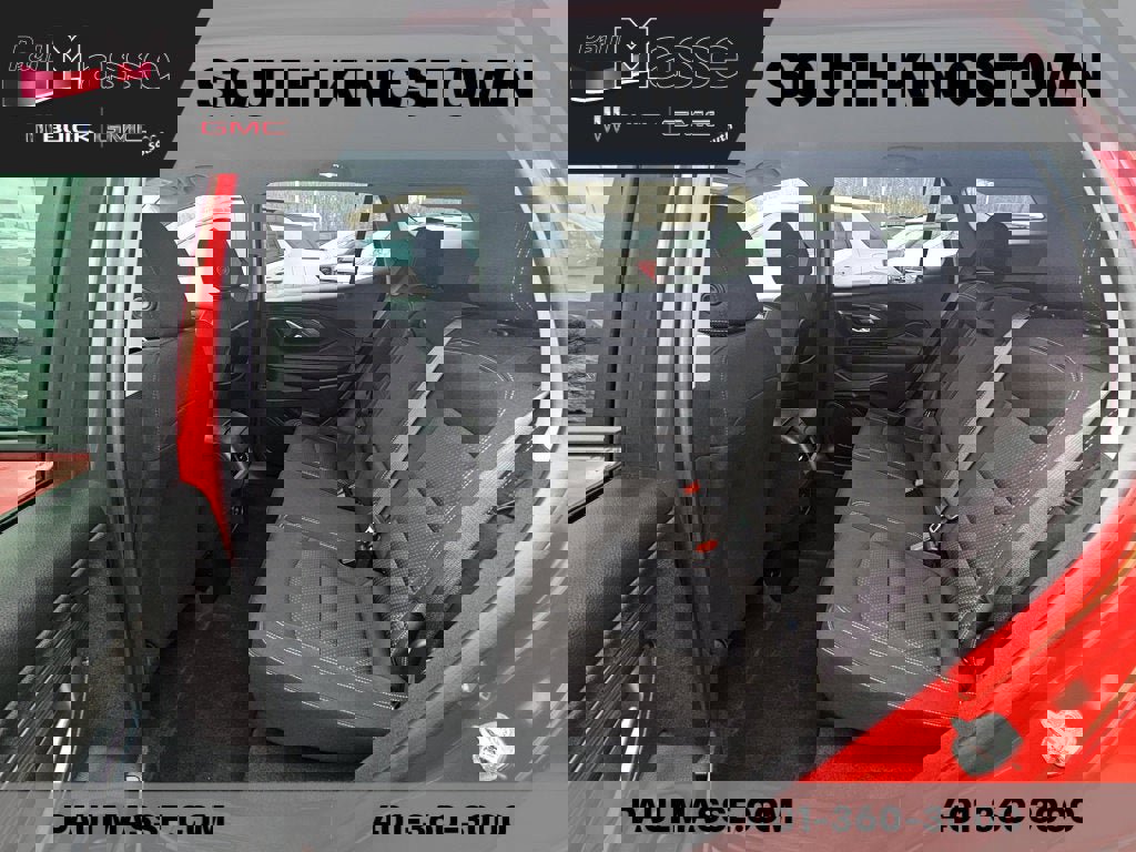 Used 2023 GMC Terrain SLE w/ Driver Convenience Package image 17