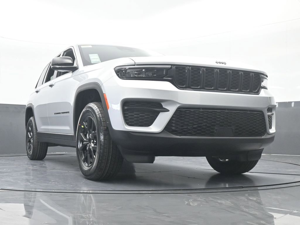 New 2025 Jeep Grand Cherokee Altitude image 58