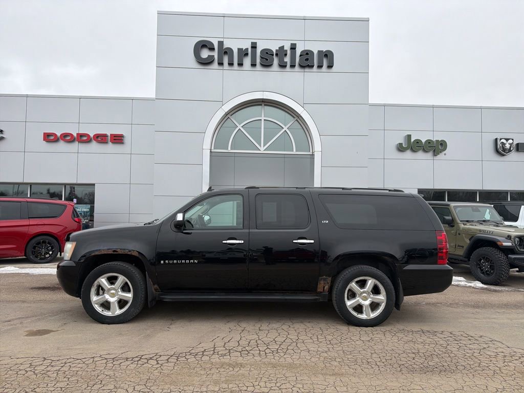 Used 2007 Chevrolet Suburban LTZ w/ LTZ Preferred Equipment Group image 1