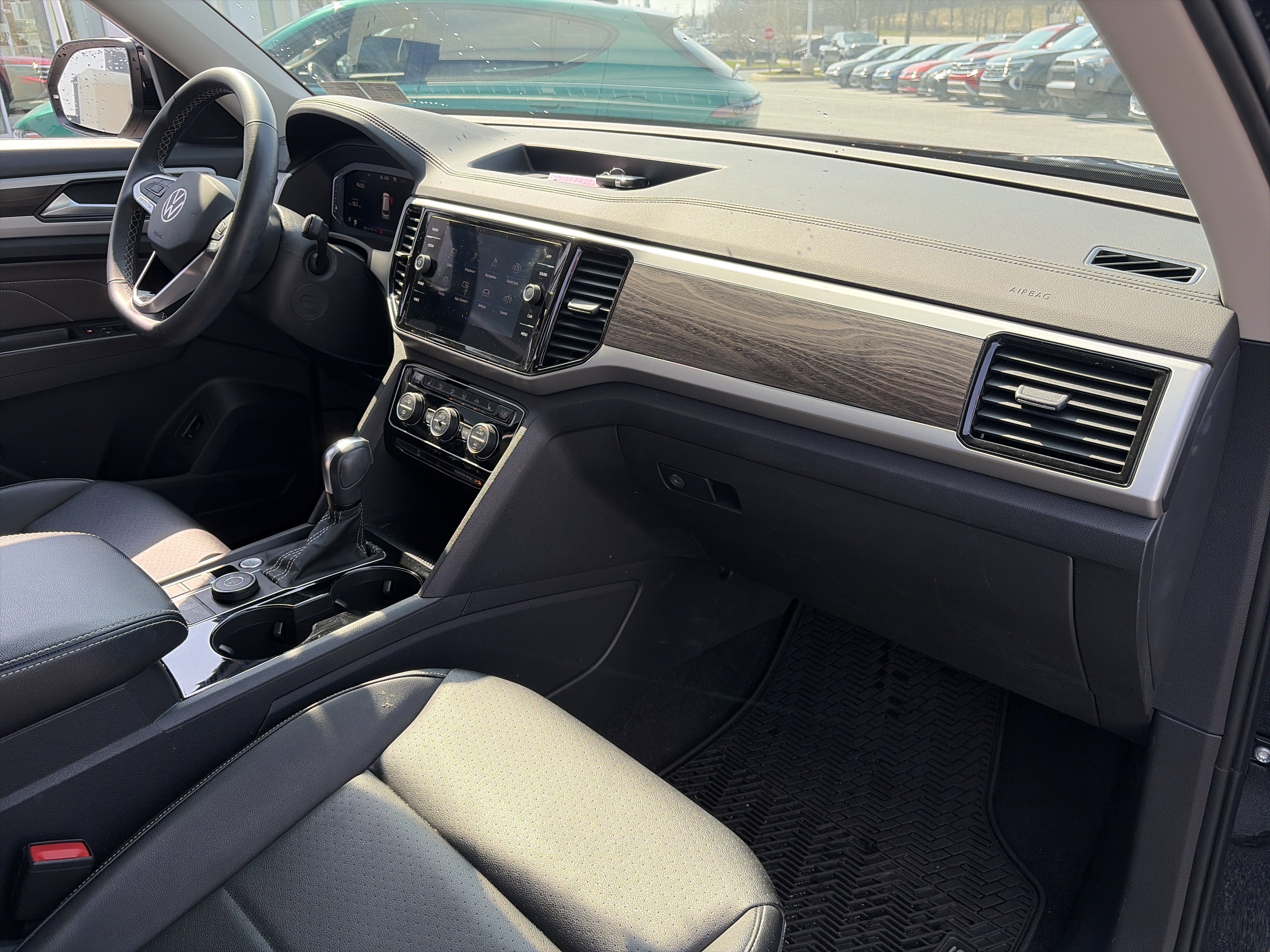 Used 2023 Volkswagen Atlas SE image 38