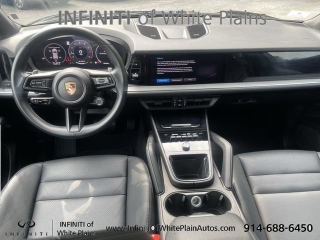 Used 2024 Porsche Cayenne AWD/4WD image 11