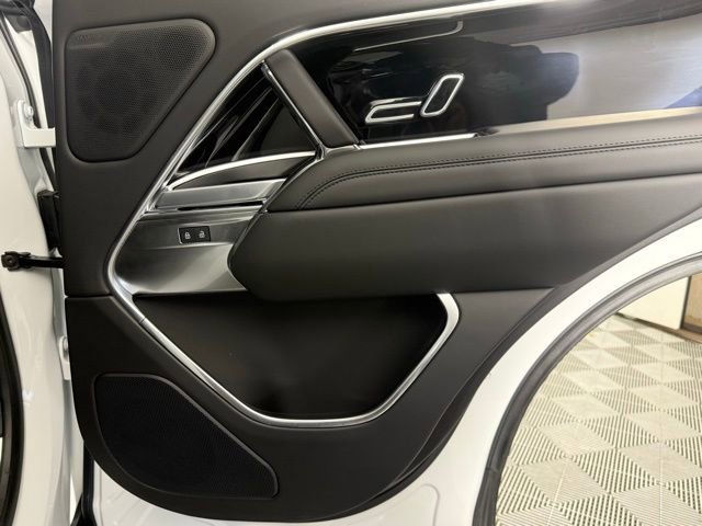 New 2025 Land Rover Range Rover SE image 26