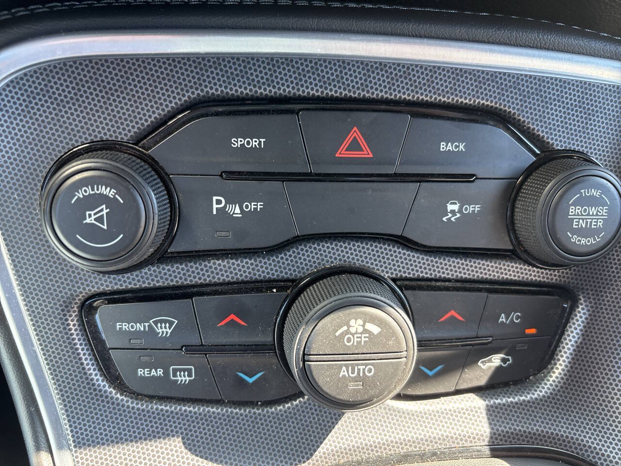 Used 2015 Dodge Challenger R/T Plus RWD image 24