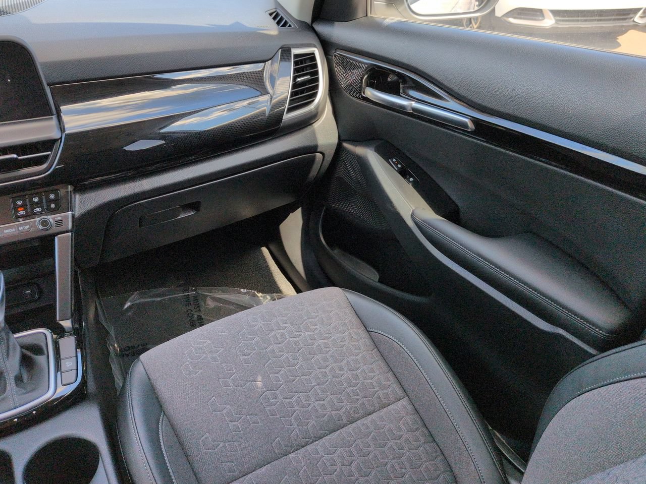 Used 2025 Kia Seltos S FWD image 17