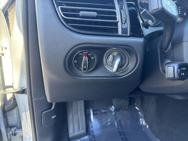 Used 2022 Porsche Macan AWD/4WD image 25