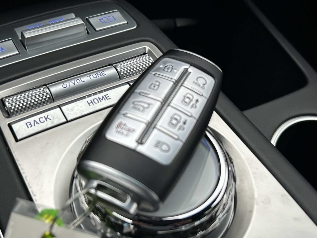 Used 2025 Genesis GV70 3.5T Sport w/ Sport Advanced Package AWD/4WD image 34