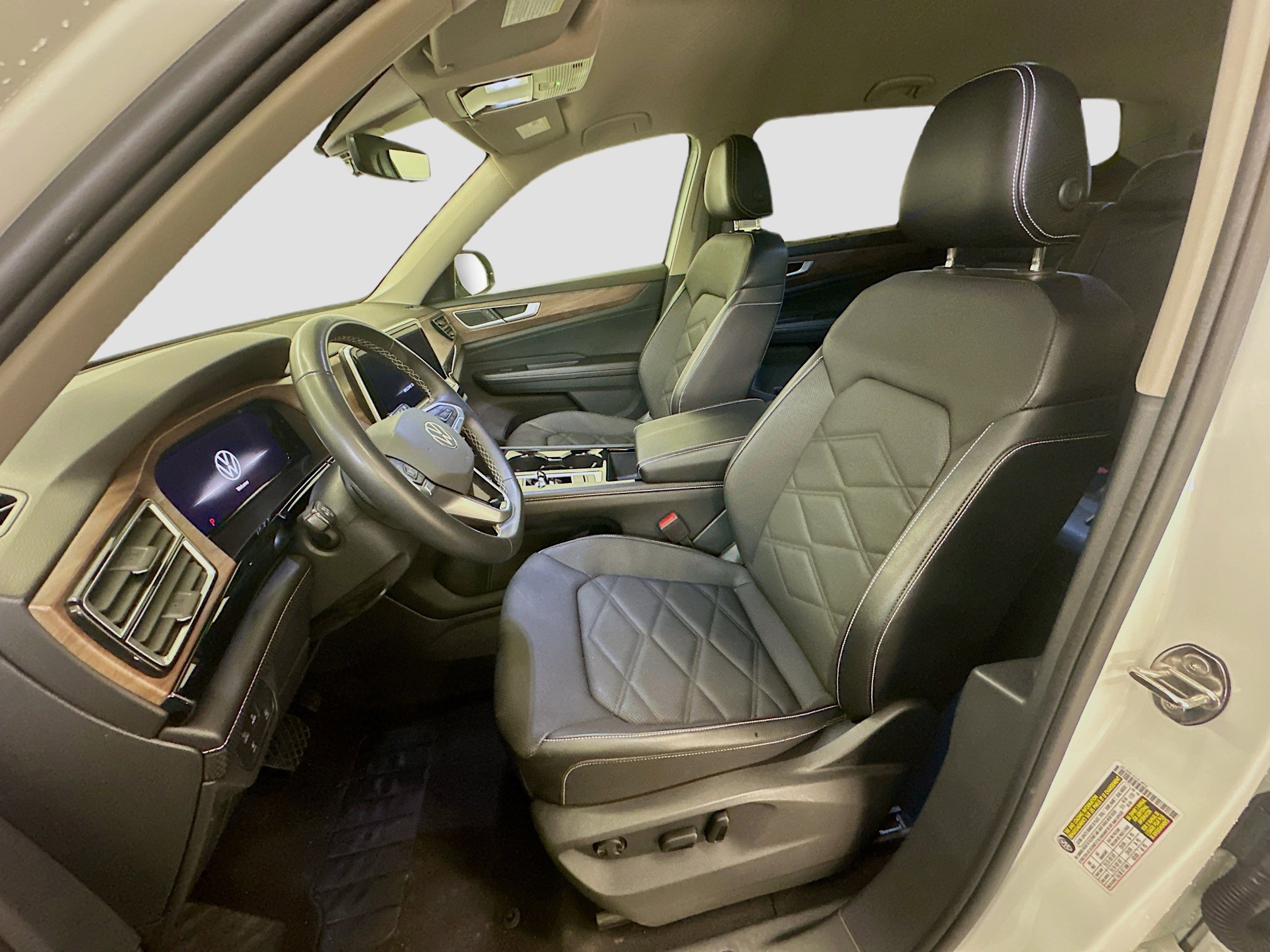 Used 2024 Volkswagen Atlas SE image 13