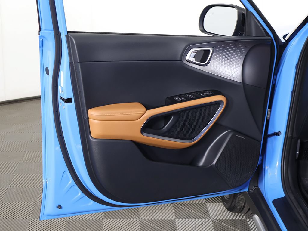 Used 2025 Kia Soul EX FWD image 23