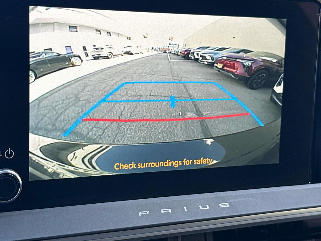 Used 2025 Toyota Prius LE FWD image 27