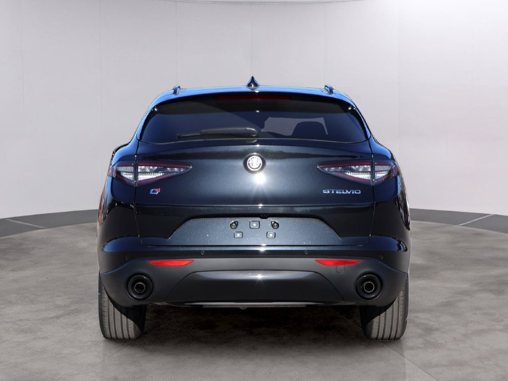 New 2025 Alfa Romeo Stelvio Sprint AWD/4WD image 6