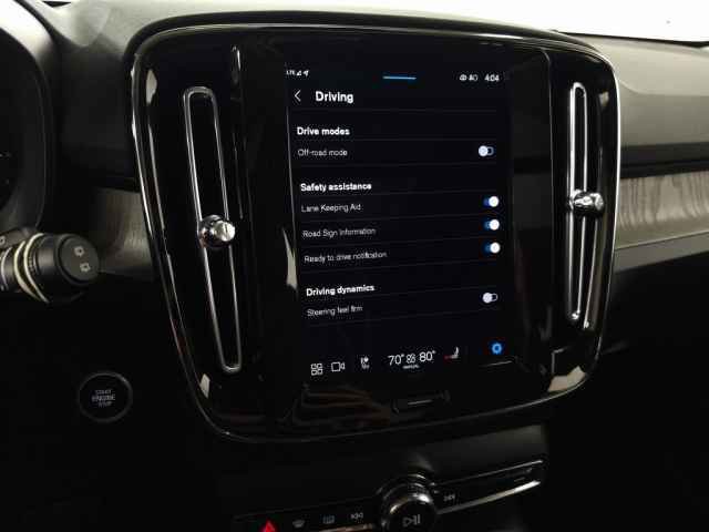 Certified 2025 Volvo XC40 B5 Core image 26