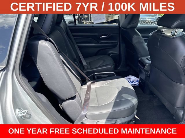 Used 2025 Toyota Grand Highlander AWD image 11