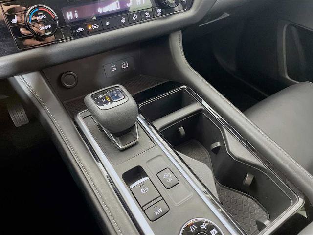 Certified 2022 Nissan Pathfinder SL w/ Lighting Package (N92) image 15