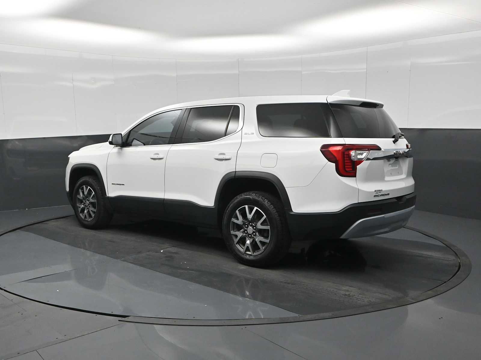 Used 2021 GMC Acadia SLE w/ LPO, Cargo Package image 6