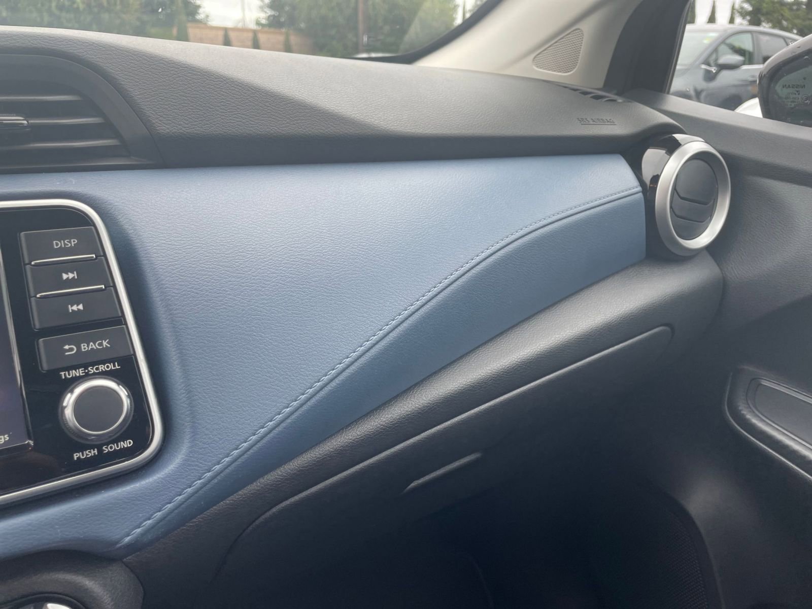 Used 2025 Nissan Versa SV image 30