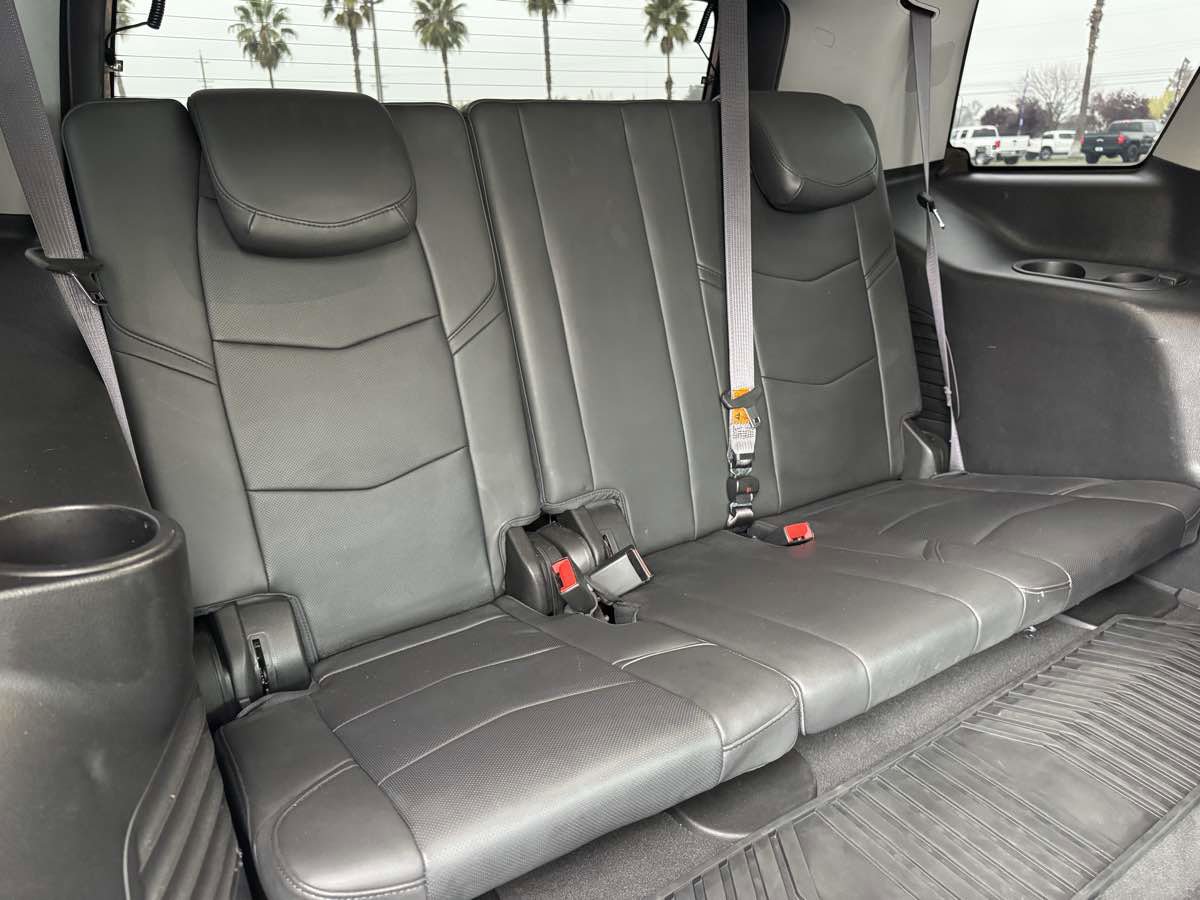 Used 2017 Cadillac Escalade Luxury image 19