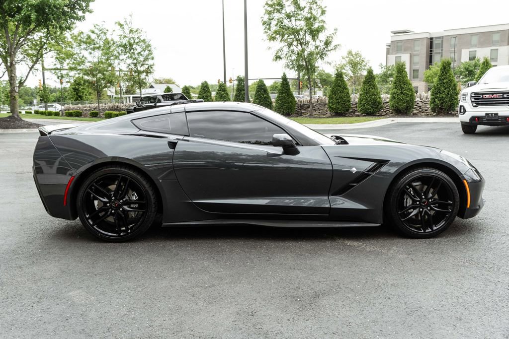 Used 2019 Chevrolet Corvette Stingray Coupe w/ Carbon Flash Badge Package RWD image 3