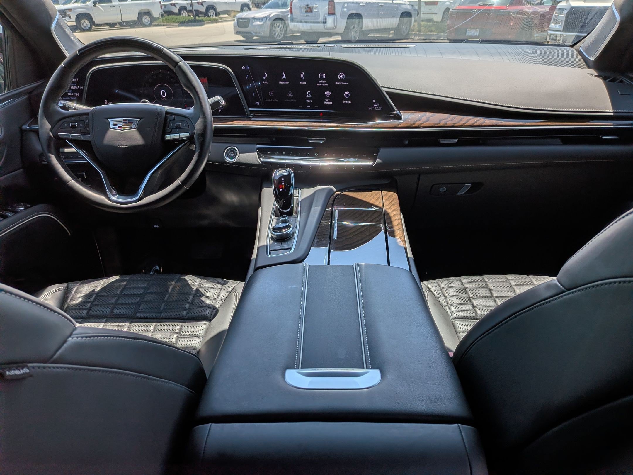 Certified 2024 Cadillac Escalade Sport Platinum w/ LPO, ONYX Package AWD/4WD image 25