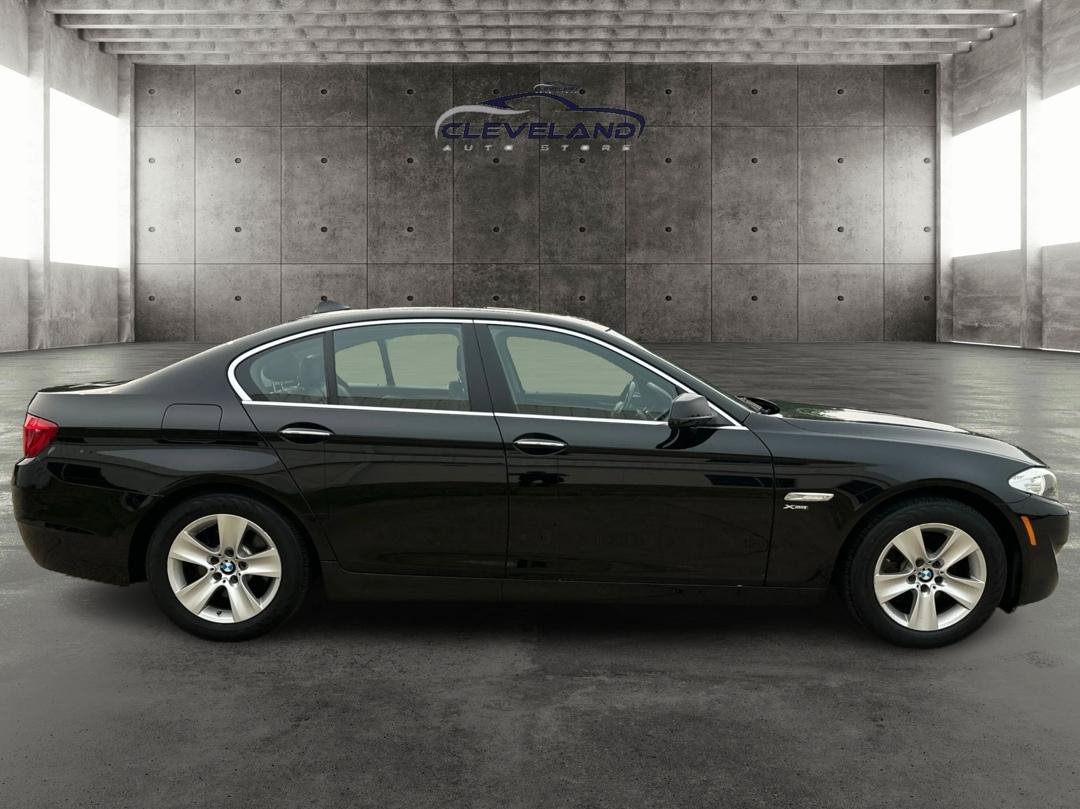 Used 2012 BMW 528i xDrive Sedan AWD/4WD image 2