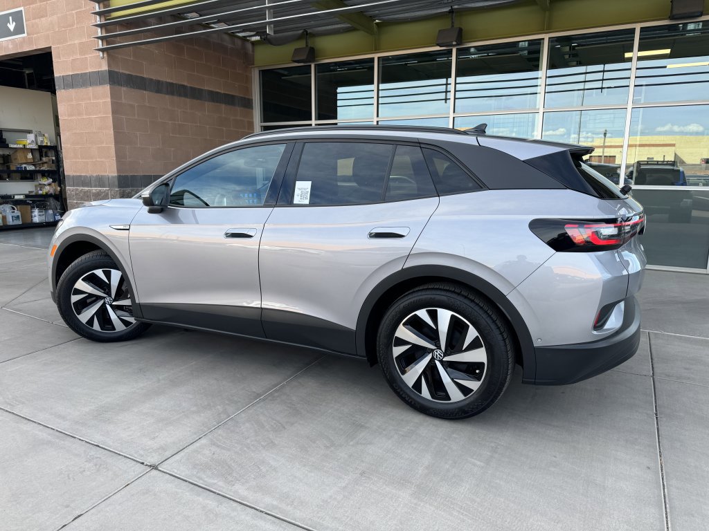 Used 2023 Volkswagen ID.4 Pro image 5