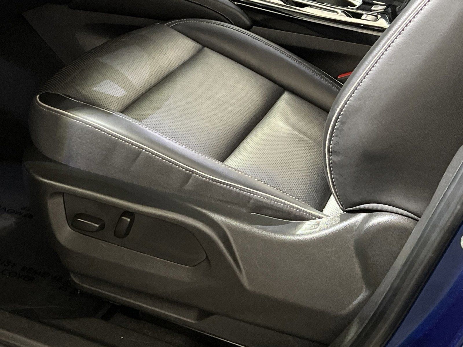 Used 2023 Buick Envision Essence image 12