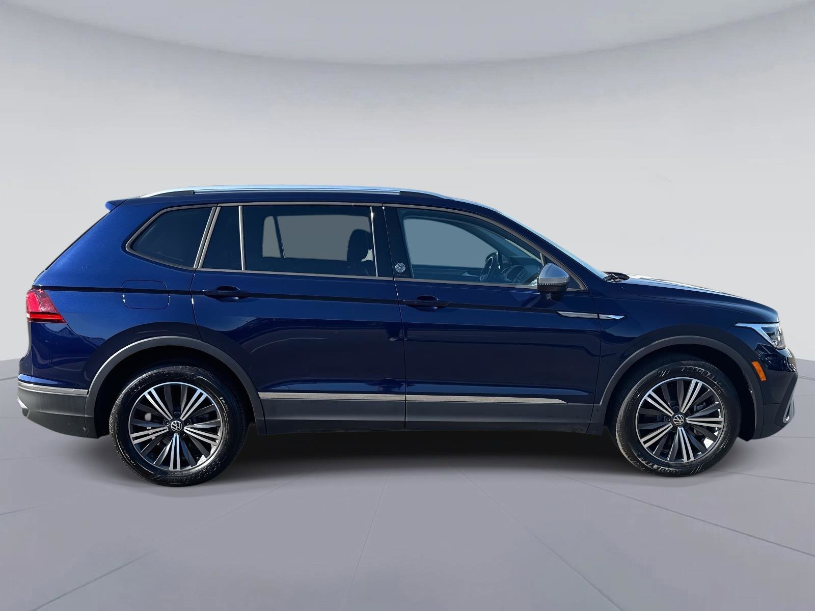Used 2024 Volkswagen Tiguan Wolfsburg Edition image 2