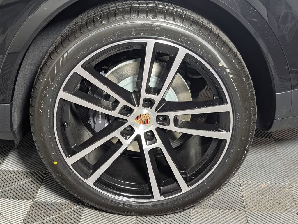 New 2026 Porsche Cayenne Coupe image 14