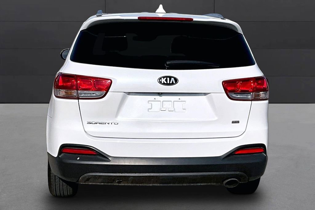 Used 2018 Kia Sorento LX image 4
