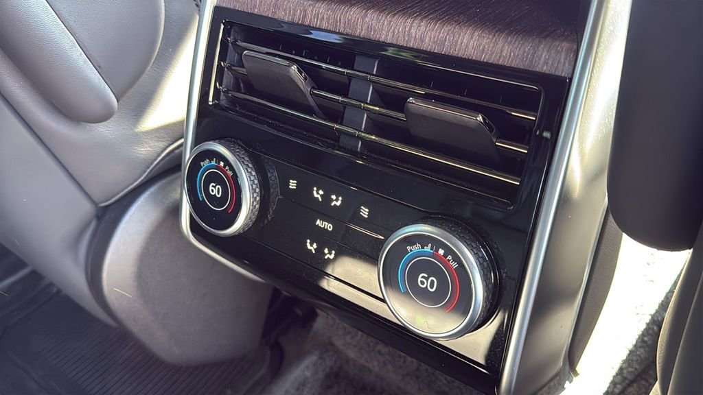 Used 2023 Land Rover Range Rover SE image 15