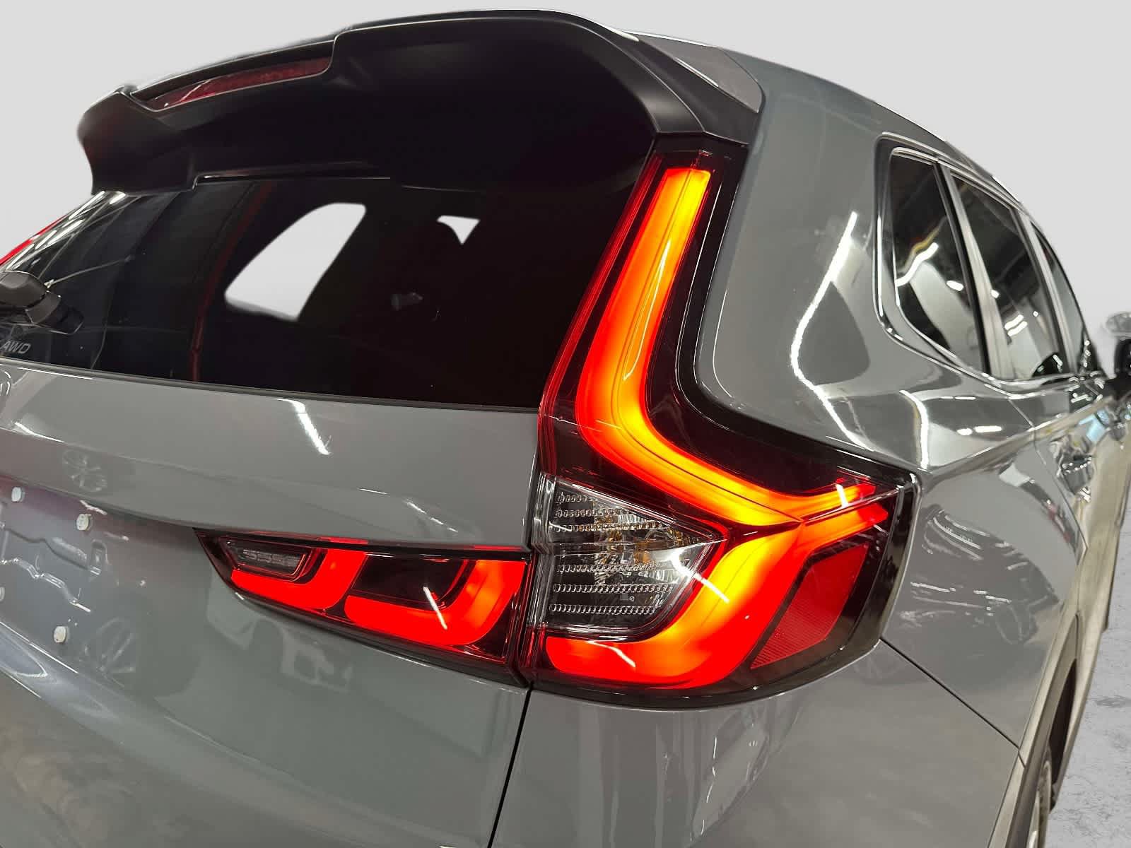 Used 2024 Honda CR-V EX image 11