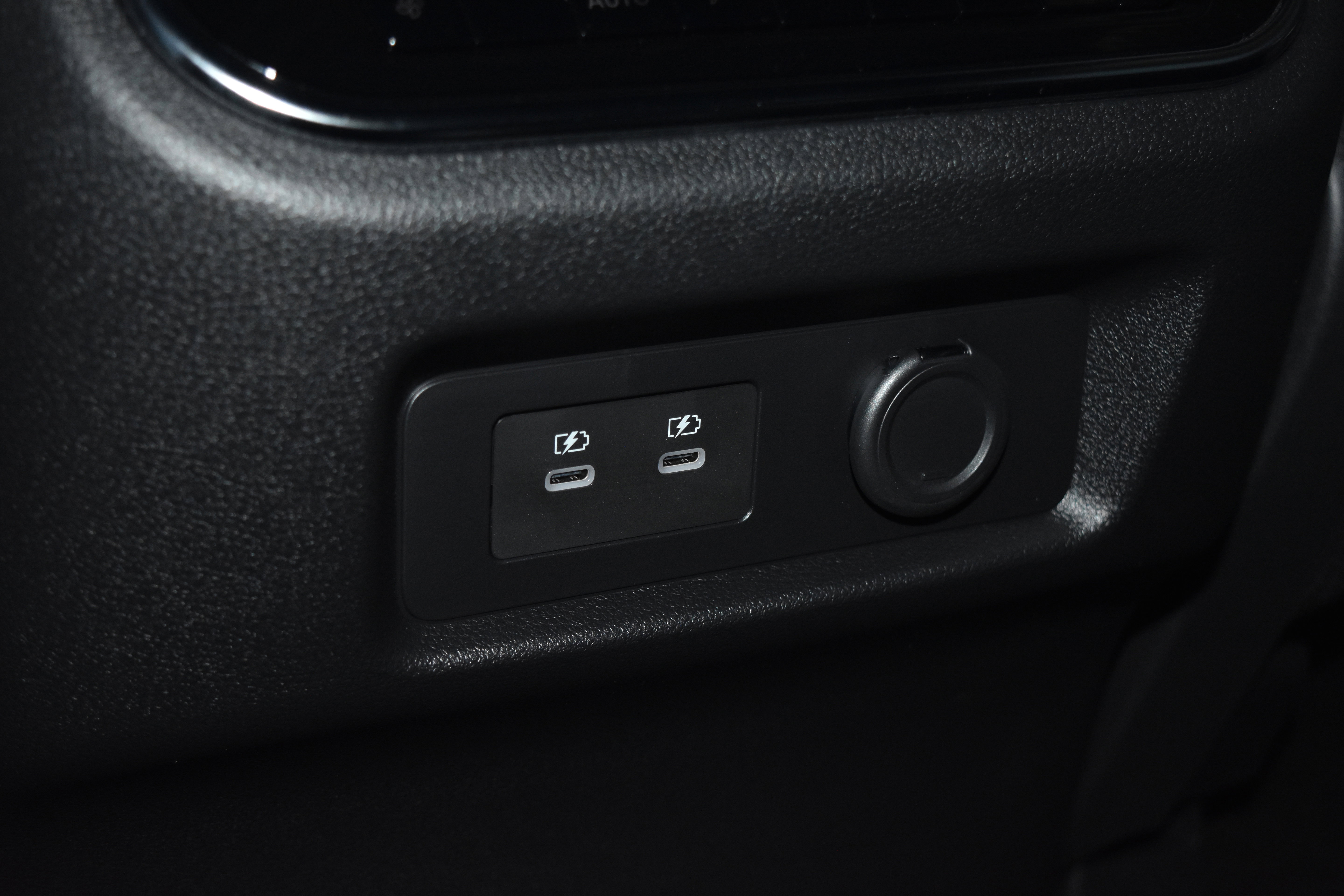 New 2026 Nissan Armada SL w/ Captain's Chari Seat Package image 17