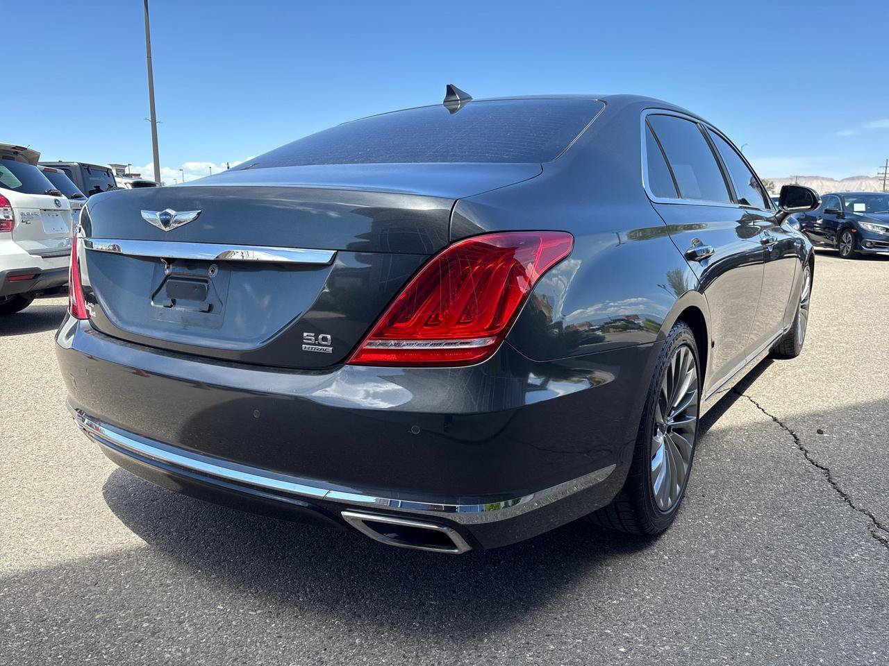 Used 2018 Genesis G90 5.0 Ultimate AWD/4WD image 5