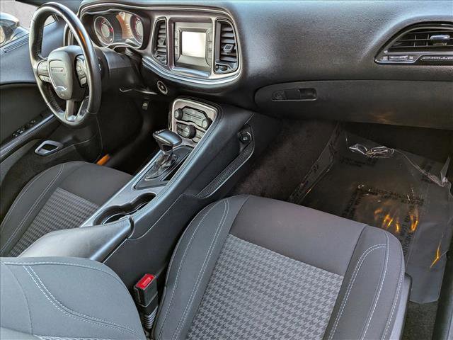 Used 2016 Dodge Challenger SXT image 19