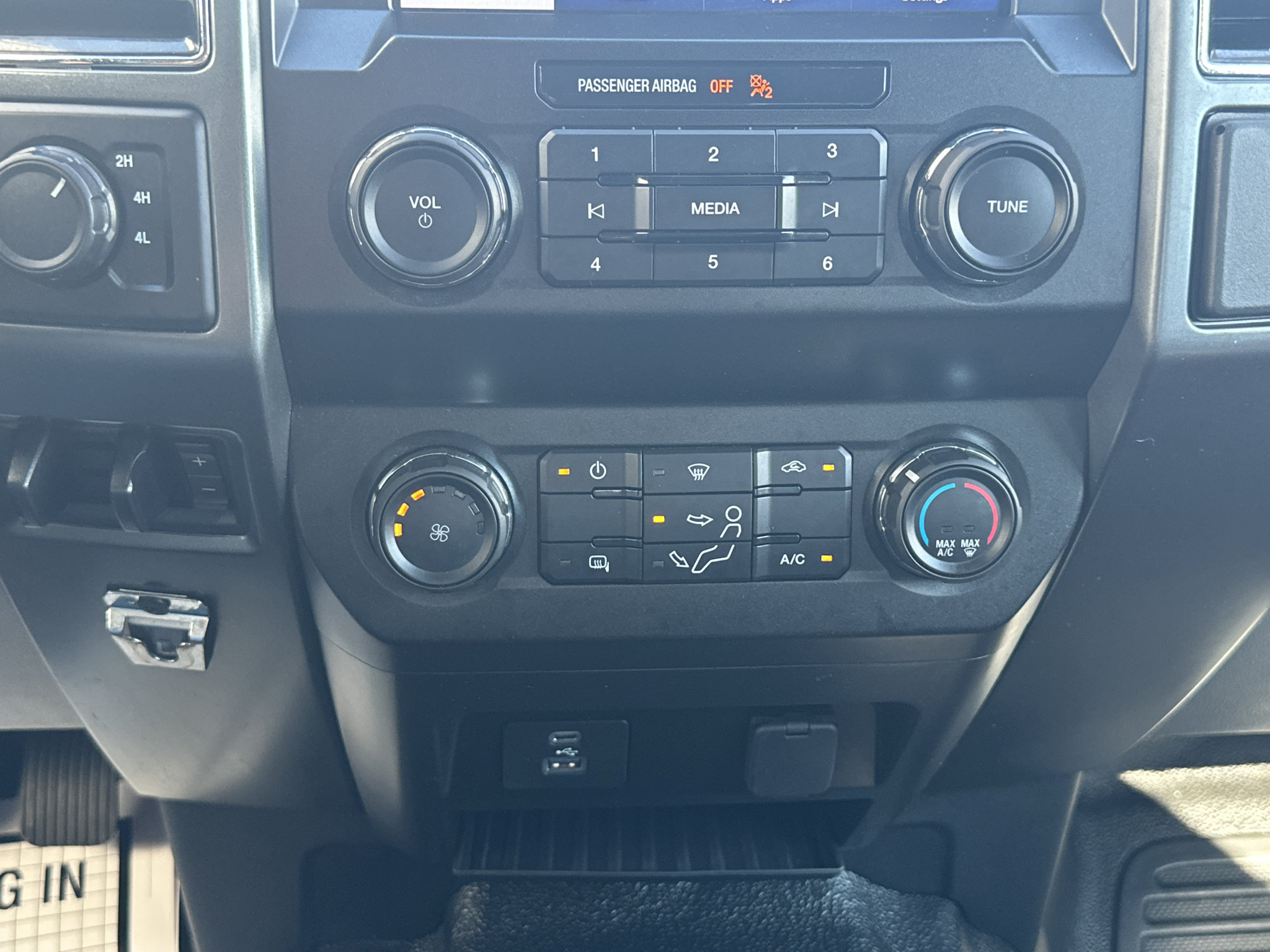 Used 2021 Ford F250 XLT w/ XLT Value Package AWD/4WD image 11