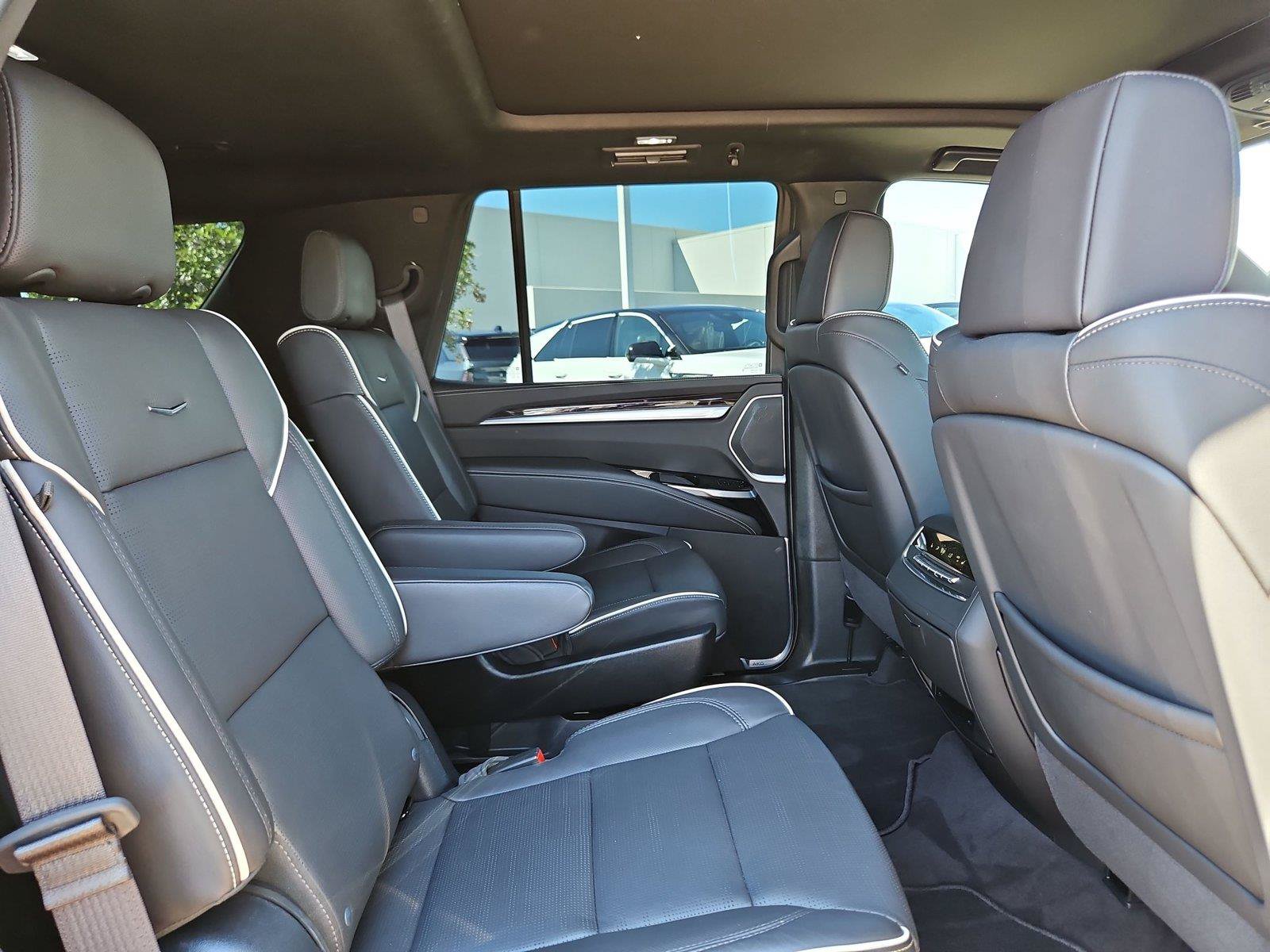 Certified 2026 Cadillac Escalade Luxury w/ Touring Package RWD image 30