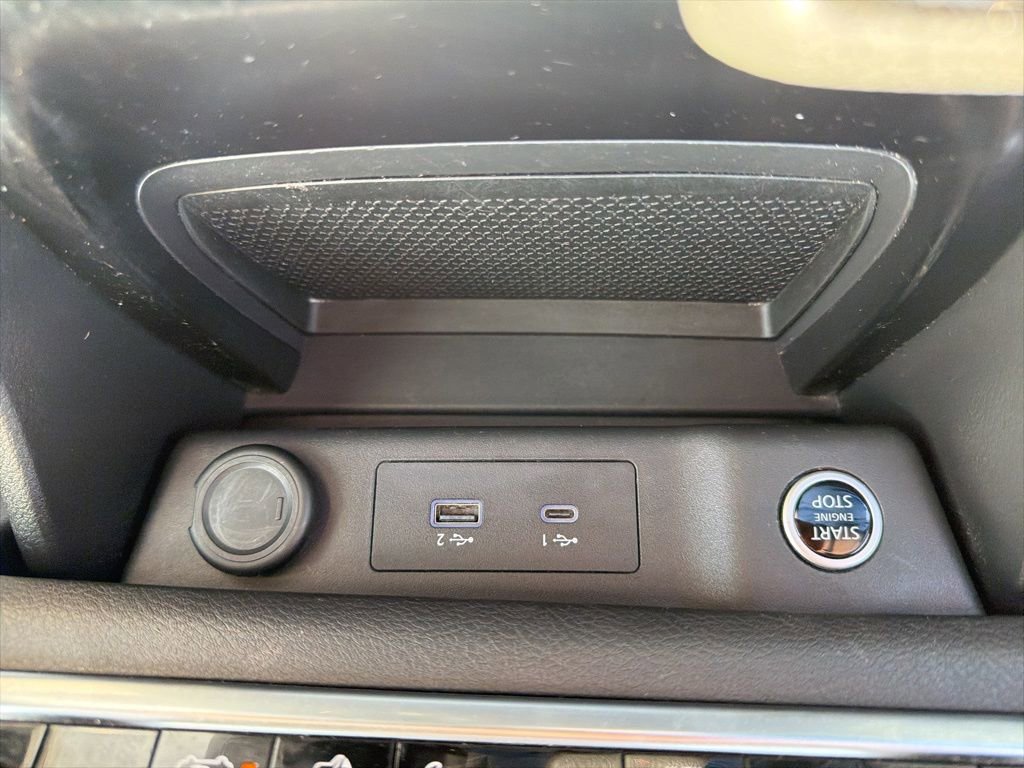 Used 2023 Nissan Rogue SV image 20