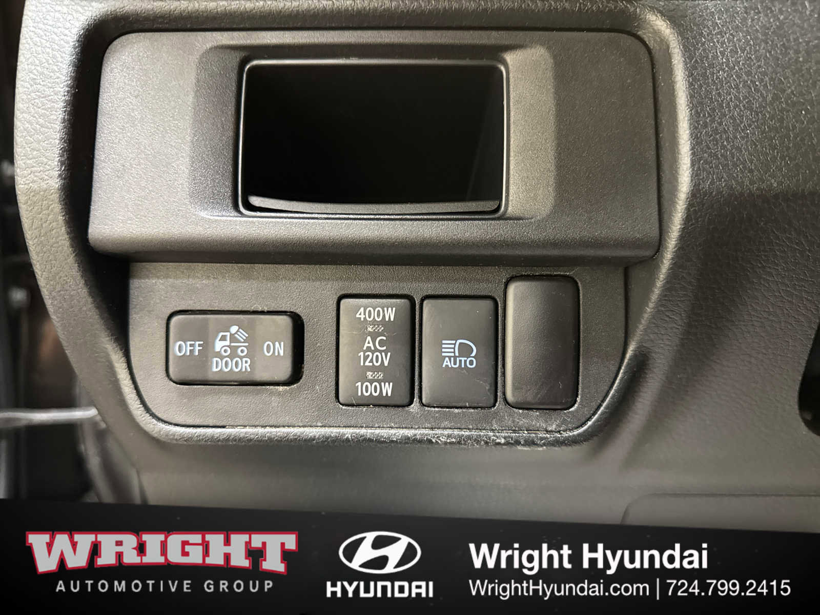 Used 2018 Toyota Tacoma Limited image 22