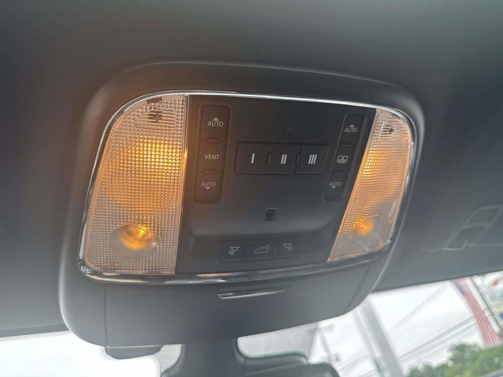 Used 2018 Jeep Grand Cherokee High Altitude AWD/4WD image 28