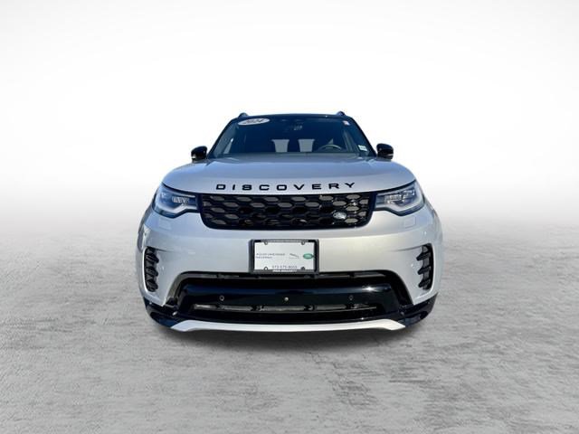 Certified 2024 Land Rover Discovery Dynamic SE image 2