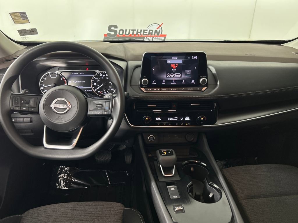 Used 2023 Nissan Rogue SV image 17