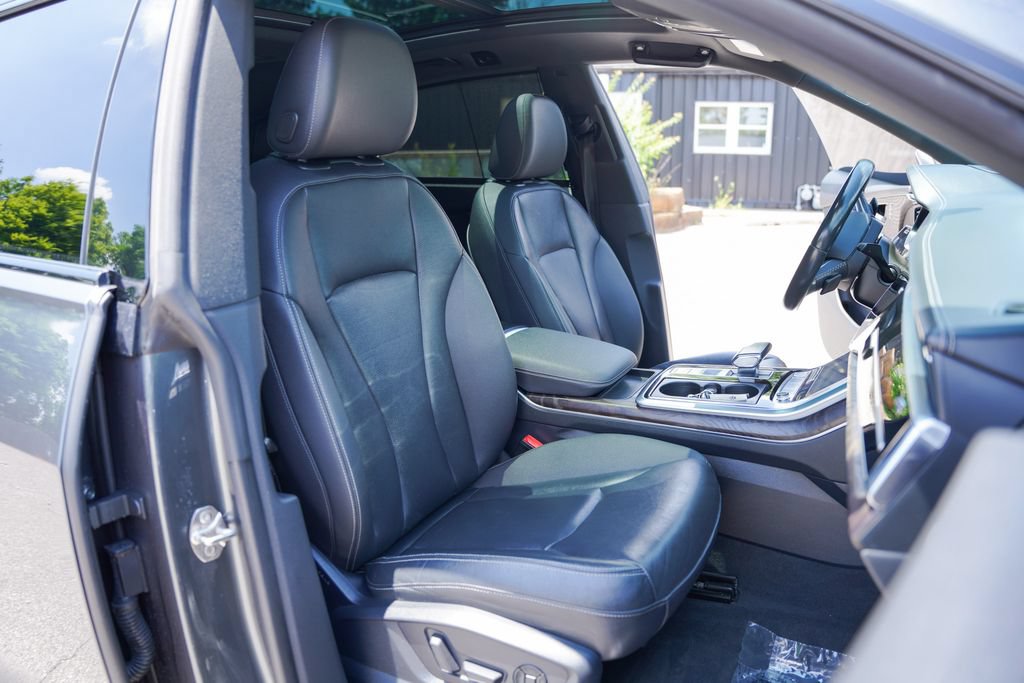 Used 2020 Audi Q8 Prestige w/ Prestige Package AWD/4WD image 41