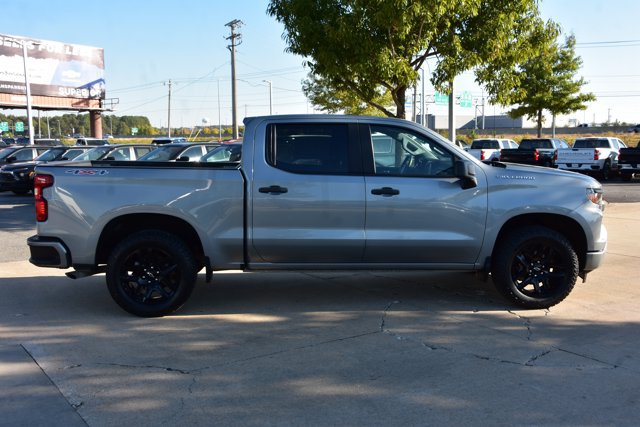 Used 2024 Chevrolet Silverado 1500 Custom w/ Turbomax Blackout Package AWD/4WD image 4