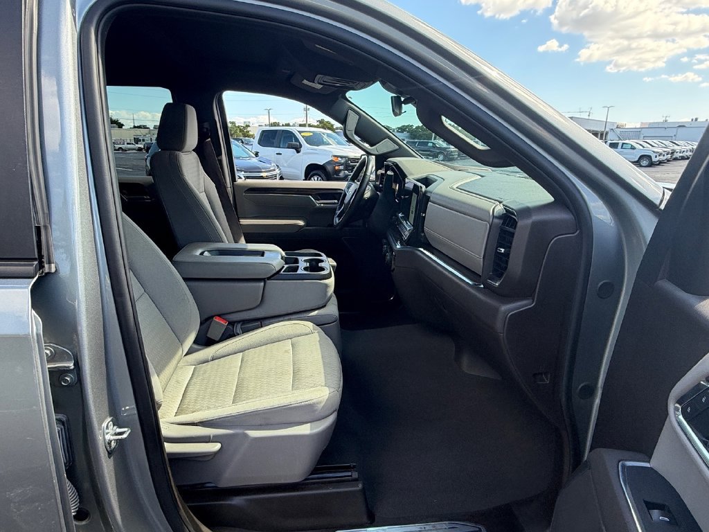 Used 2025 Chevrolet Silverado 1500 LT RWD image 16