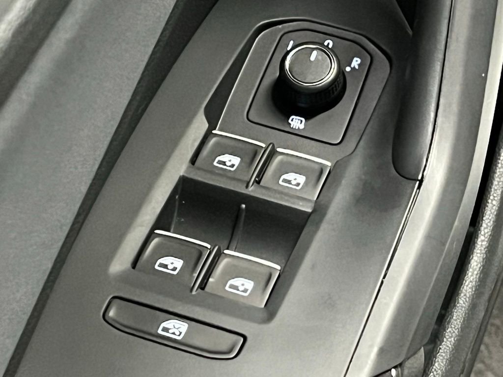 New 2026 Volkswagen Jetta SE FWD image 17