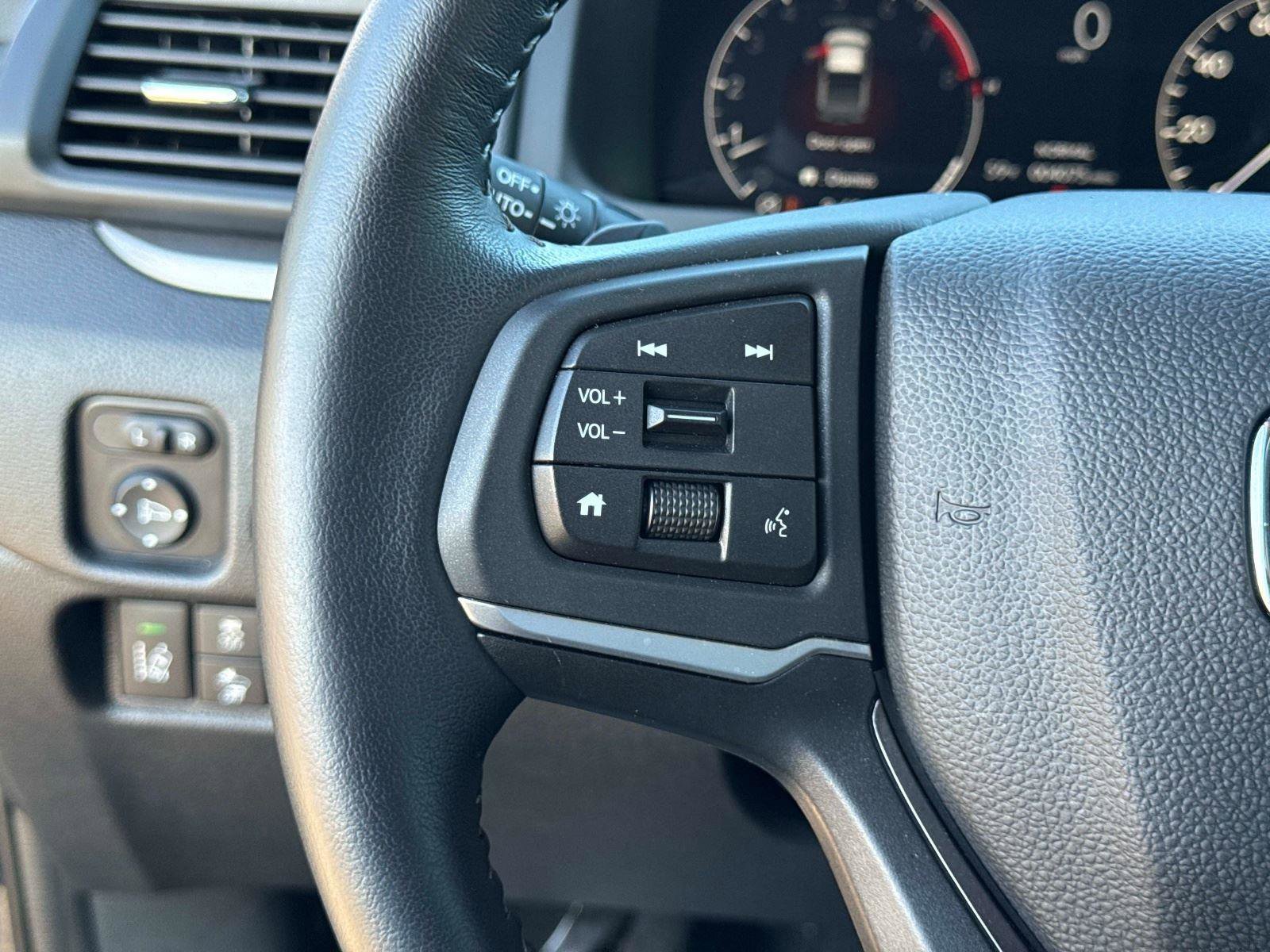 Certified 2025 Honda Ridgeline RTL image 32