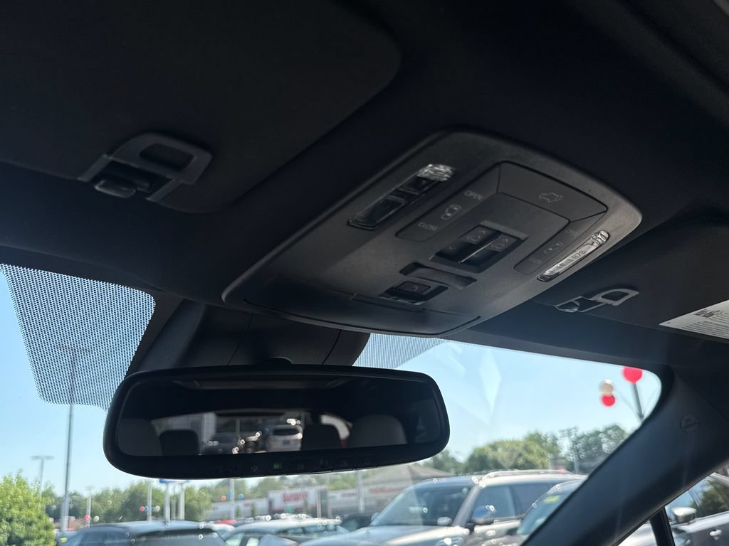 Used 2026 Toyota Sienna XSE AWD/4WD image 31